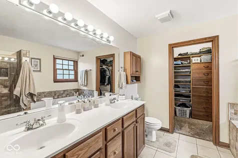 2068 Aspen Drive Avon IN 46123