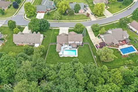 2068 Aspen Drive Avon IN 46123