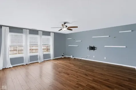 8010 Grove Berry Way Indianapolis IN 46239