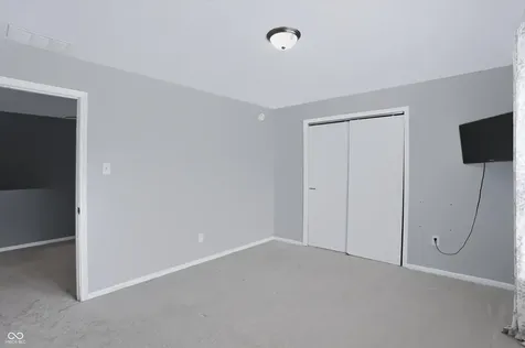 8010 Grove Berry Way Indianapolis IN 46239