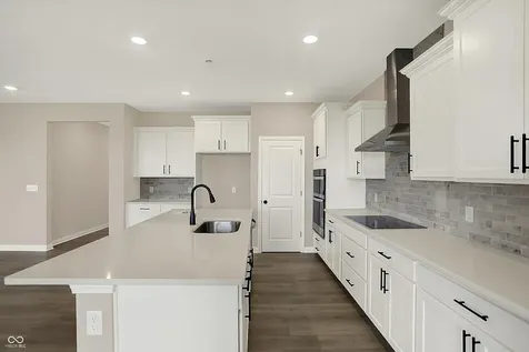 6689 Thresher Pass Mccordsville IN 46055