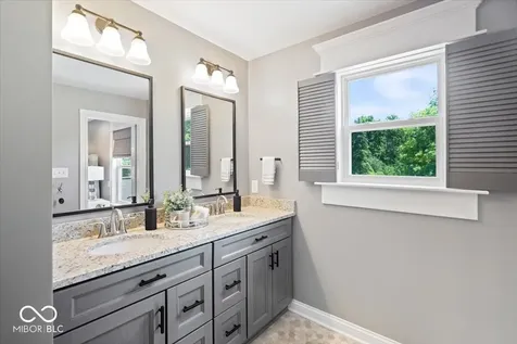 9749 Thorne Cliff Way Fishers IN 46037