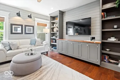 9749 Thorne Cliff Way Fishers IN 46037