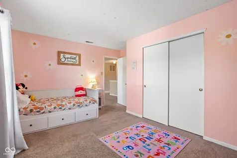 5687 N Jamestown Drive Mccordsville IN 46055