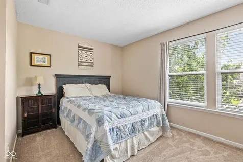 5687 N Jamestown Drive Mccordsville IN 46055