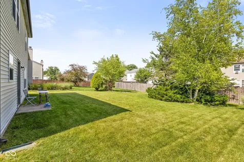 5687 N Jamestown Drive Mccordsville IN 46055