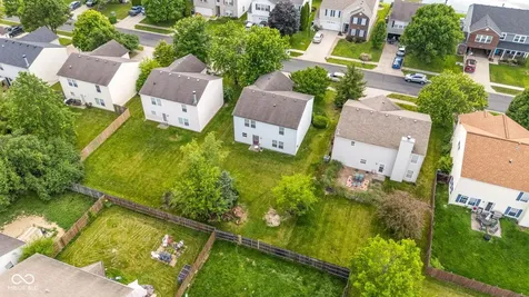 5687 N Jamestown Drive Mccordsville IN 46055