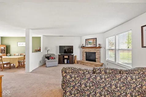 5687 N Jamestown Drive Mccordsville IN 46055