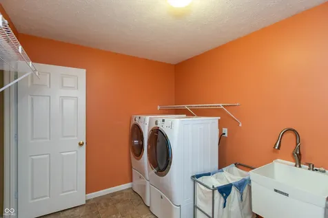 10526 Pokagon Way Indianapolis IN 46239