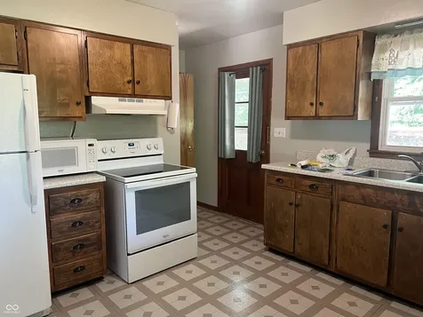 352 S 350 W Columbus IN 47201