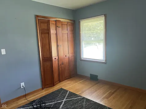 352 S 350 W Columbus IN 47201
