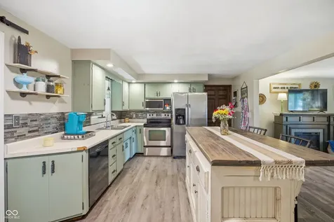 1517 E 43rd Street Anderson IN 46013
