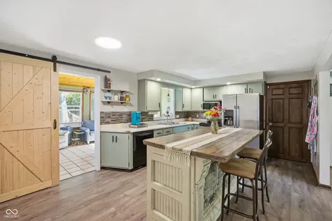 1517 E 43rd Street Anderson IN 46013
