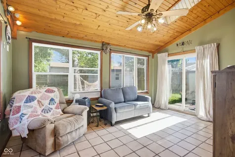 1517 E 43rd Street Anderson IN 46013