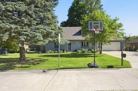 1517 E 43rd Street Anderson IN 46013