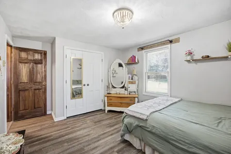 1517 E 43rd Street Anderson IN 46013