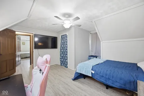 1517 E 43rd Street Anderson IN 46013