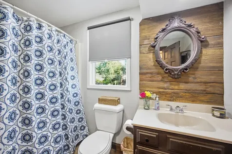 1517 E 43rd Street Anderson IN 46013