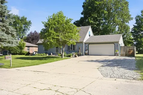 1517 E 43rd Street Anderson IN 46013