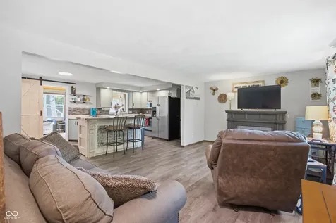 1517 E 43rd Street Anderson IN 46013