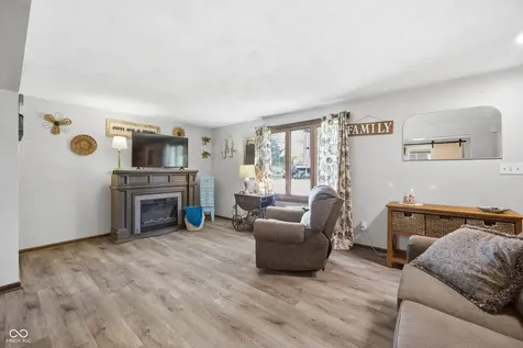 1517 E 43rd Street Anderson IN 46013