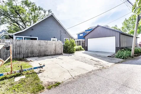 959 Elm Street Indianapolis IN 46203