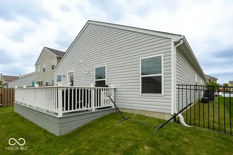 5774 White Pine Road Whitestown IN 46075