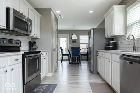 5774 White Pine Road Whitestown IN 46075
