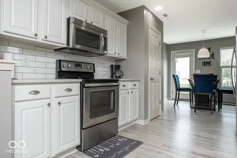 5774 White Pine Road Whitestown IN 46075