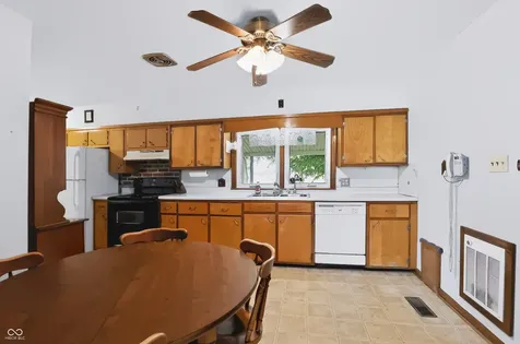 455 E Us Highway 52 Rushville IN 46173