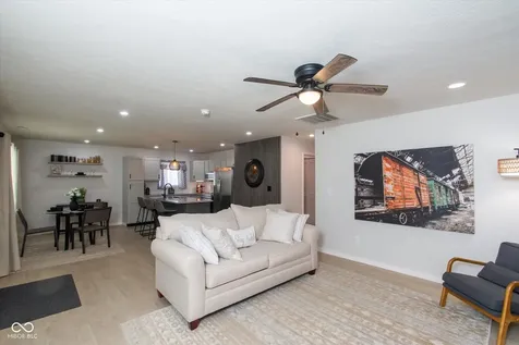 5035 Rosslyn Avenue Indianapolis IN 46205