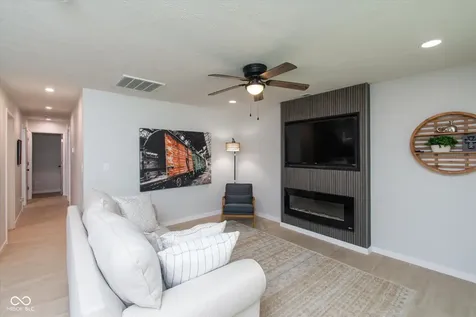 5035 Rosslyn Avenue Indianapolis IN 46205