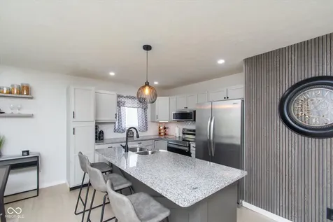 5035 Rosslyn Avenue Indianapolis IN 46205