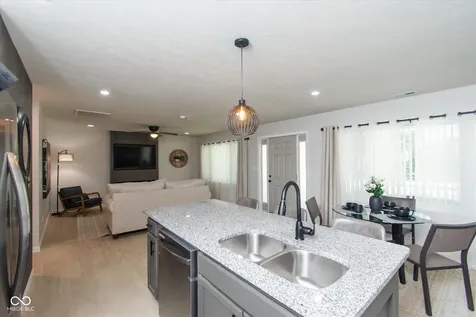 5035 Rosslyn Avenue Indianapolis IN 46205