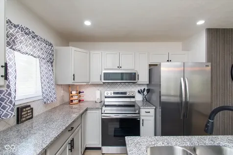 5035 Rosslyn Avenue Indianapolis IN 46205