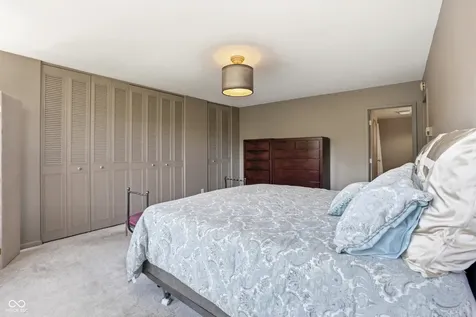 25 E 40th Street Indianapolis IN 46205
