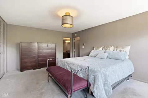 25 E 40th Street Indianapolis IN 46205