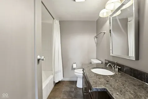 25 E 40th Street Indianapolis IN 46205