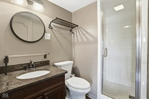 25 E 40th Street Indianapolis IN 46205