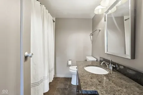 25 E 40th Street Indianapolis IN 46205