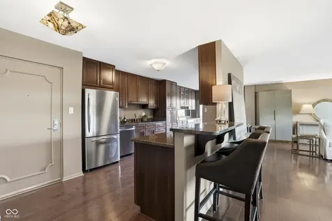 25 E 40th Street Indianapolis IN 46205