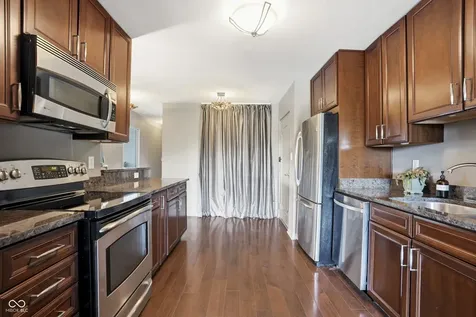 25 E 40th Street Indianapolis IN 46205