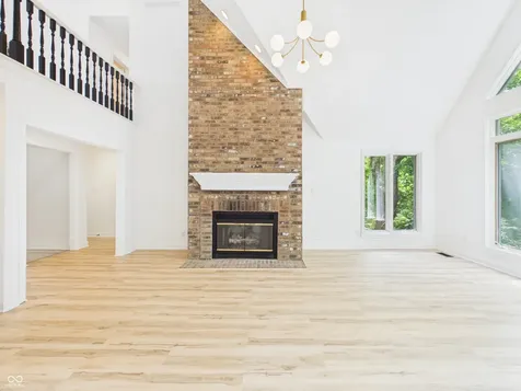 9111 Pinecreek Court Indianapolis IN 46256