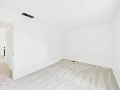 9111 Pinecreek Court Indianapolis IN 46256