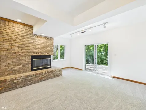 9111 Pinecreek Court Indianapolis IN 46256