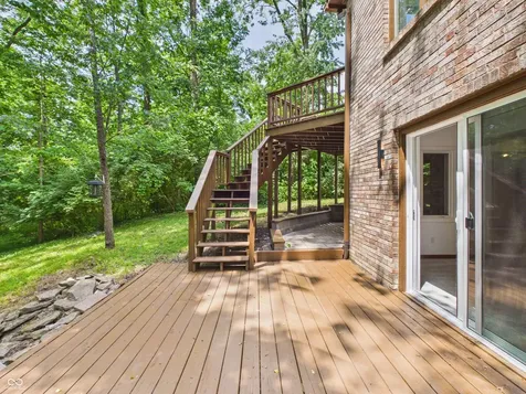 9111 Pinecreek Court Indianapolis IN 46256
