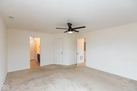 5588 W Woodhaven Drive Mccordsville IN 46055