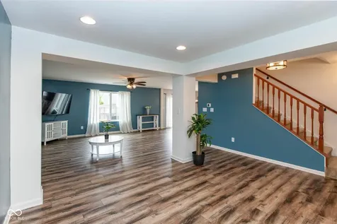 5588 W Woodhaven Drive Mccordsville IN 46055