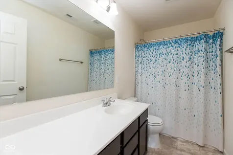 5588 W Woodhaven Drive Mccordsville IN 46055