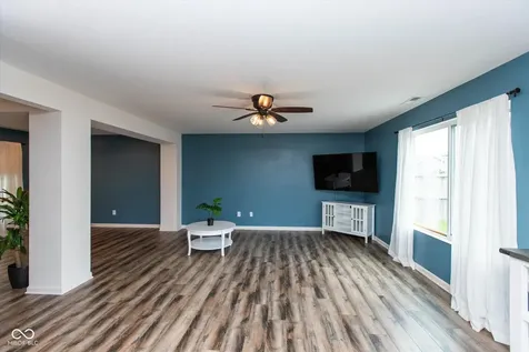 5588 W Woodhaven Drive Mccordsville IN 46055